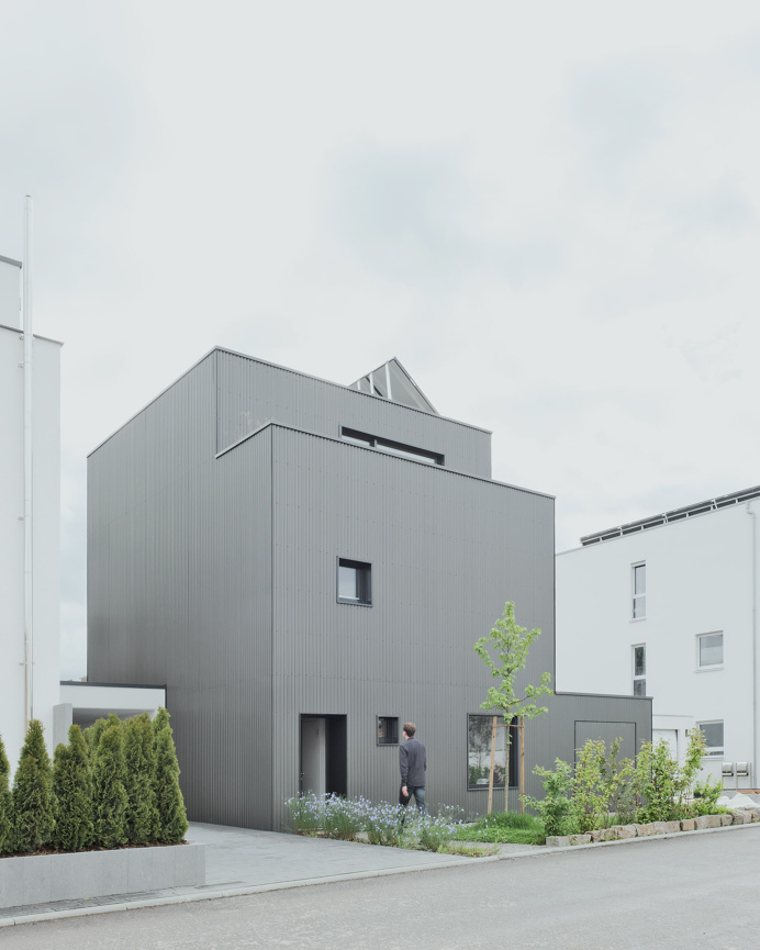 Haus B in Beinstein by Birk Heilmeyer und Frenzel Arhitekten