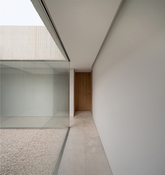 Housing in Pamplona by Pereda Pérez Arquitectos