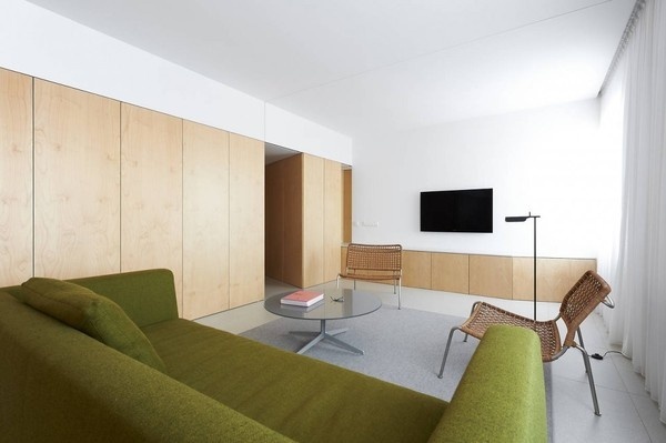 Apartment Refurbishment in Pamplona / Iñigo Beguiristain #void #solid #interiors #wood #architecture