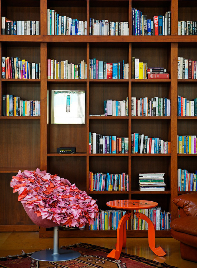 LibraryHouse contemporary architecture and nostalgic air - www.homeworlddesign. com (4) #architecturea #india #interiors