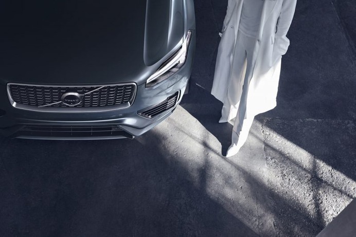 Volvo XC90 R-Design • Photogrist Photography Magazine