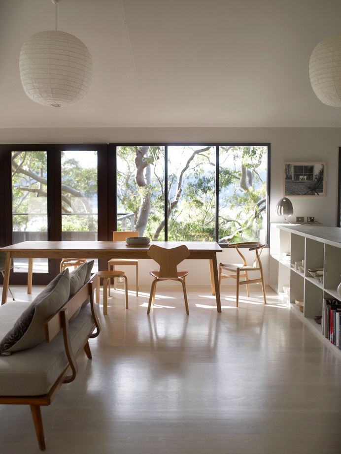 A pair of Noguchi lanterns illuminates the space. Photograph by Richard Powers, from A Modernist Vacation Retreat in Australia, Rental Edition.