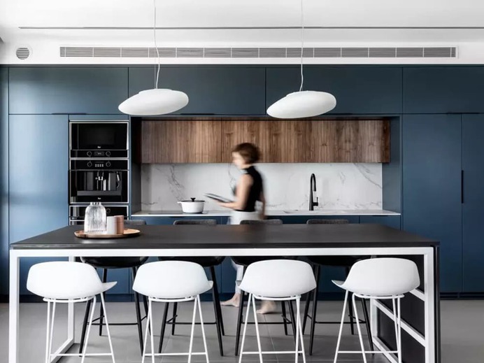 Lagoon Apartment by Shir Shtaigman