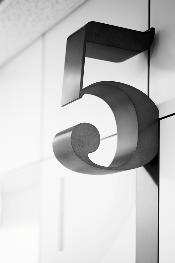 Hiromura #ball #terminal #five #numeral #clarendon