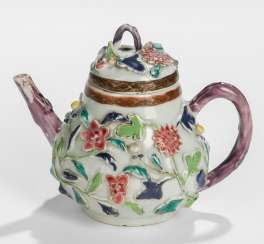 Small teapot made of porcelain with floral decor in Relief #Sets #Tea sets #Porcelain sets #Antique plates #Plates #Wall plates #Figures #Porcelain figurines #porcelain