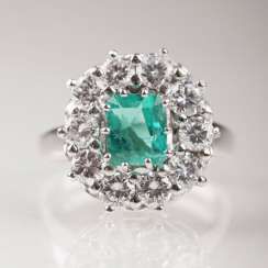 High Quality Vintage Emerald Diamond Ring