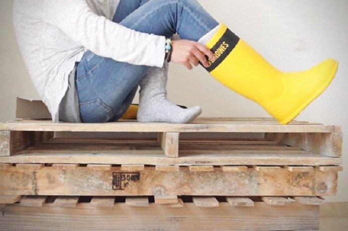 Now you can have rain boots that go from wearable to portable and vice versa. These boots were made for walking in the rain. #portable #design #product #industrial #rain #boots