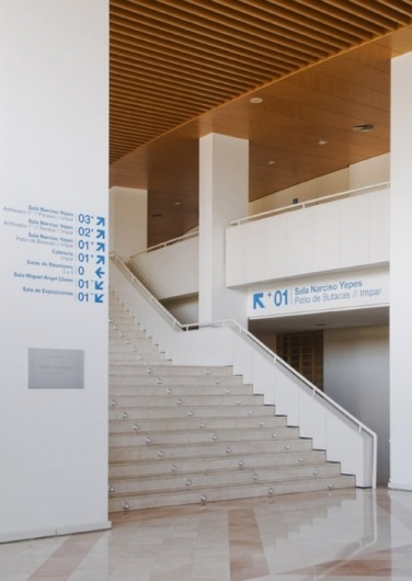 F33GRUPO #centro #auditorio #spain #auditorium #centre #f33 #y #de #congresos #arrows #murcia #signage #type #villegas #congress #typography