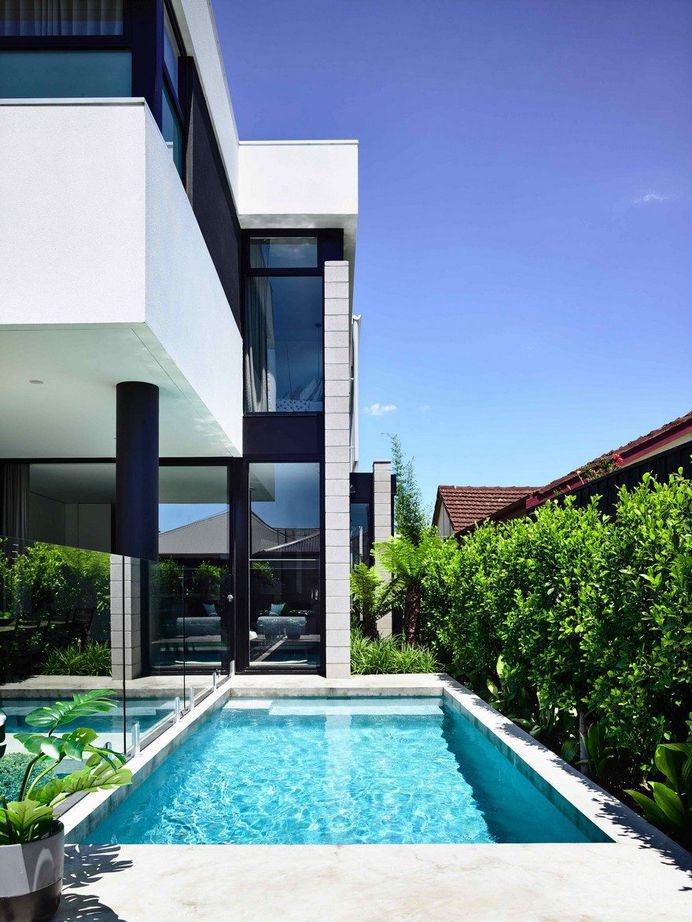Masuto House is a Contemporary Urban Oasis that Emphasize the Feeling of Openness 8