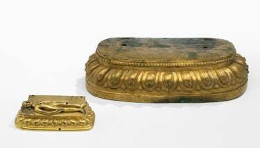 Two fire-gold-plated Lotus pedestal of Bronze