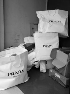 scenography: PRADA, Milano [firenze, italy] PHOTOGRAPHIE (C) [ catrin mackowski ]