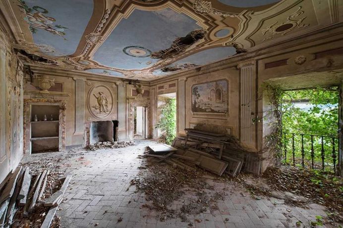 Nicola Bertellotti Explores Fascinating Abandoned Castles Across Europe