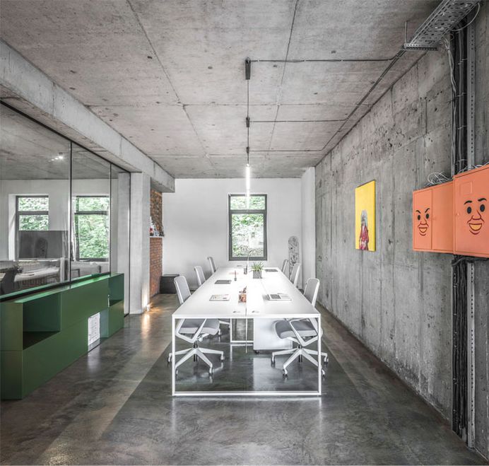 An Extravagant Office of the Ukrainian Creative Agency - InteriorZine