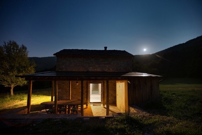 Restored Farm Building / Studio Contini
