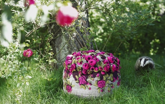 Bommel collection - Pompon by Myra Klose - www.homeworlddesign. com (9) #furniture #design #pompons #carpets