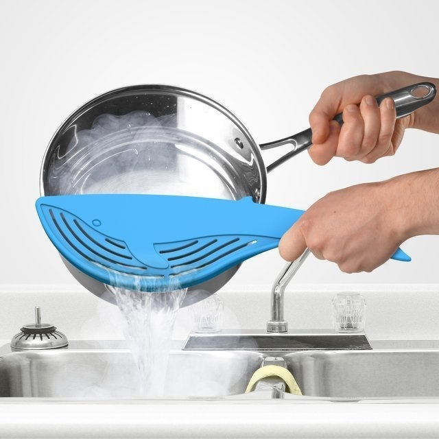 Big Blue Pot Strainer by Fred & Friends #tech #flow #gadget #gift #ideas #cool