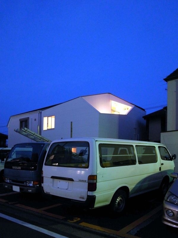 House at Akatsuka by atelier HAKO architects #modern #design #minimalism #minimal #leibal #minimalist