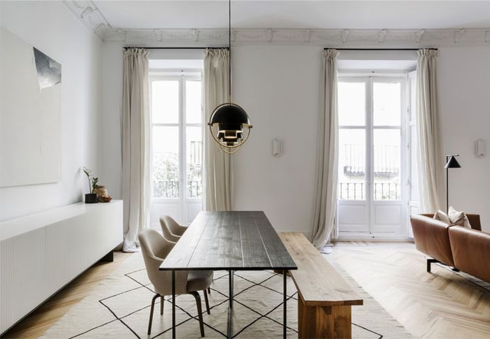 Ventura Estudio Creates Elegant Showroom-Home in a Historic Building - InteriorZine