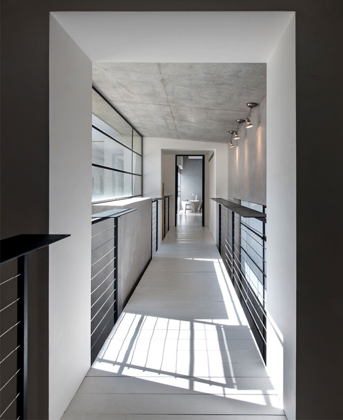 L-Shaped House by Neuman Hayner - #architecture, #house, #home, #decor, #interior, #homedecor,