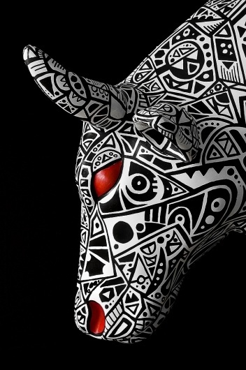 All sizes | Cow Parade - Mecanicow | Flickr - Photo Sharing! #white #red #tribal #black #cow #illustration #cowparade #drawing