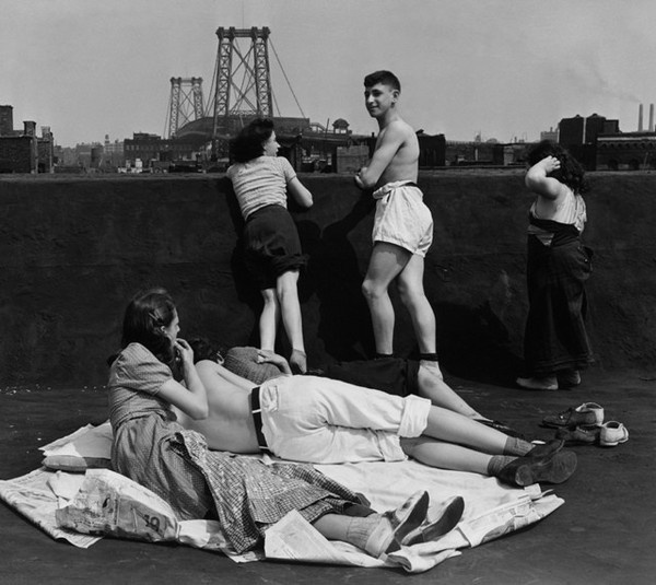 Black and White Photography by Walter Rosenblum #inspiration #white #black #photography #and