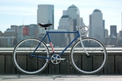 tumblr_l0xl24Fjna1qzscrio1_500.jpg 500×333 pixels #bicycle #supreme