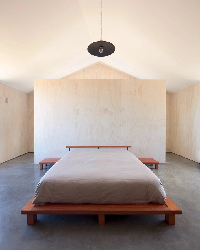 Casa Hualle / Ampuero Yutronic