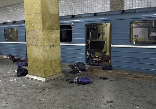 tumblr_l03m3pgi6v1qbnhe2o1_500.png (PNG Image, 500 × 349 pixels) #hell #city #subway #york #new