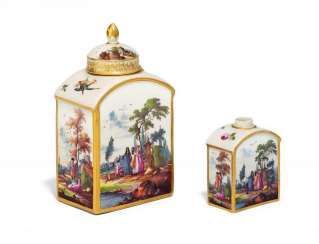 TEA CADDY AND A MINIATURE TEA CADDY WITH MATCHING WATTEAU SCENES. Meissen. In about 1750. #Sets #Teasets #Porcelainsets #Antiqueplates #Plates #Wallplates #Figures #Porcelainfigurines #porcelain