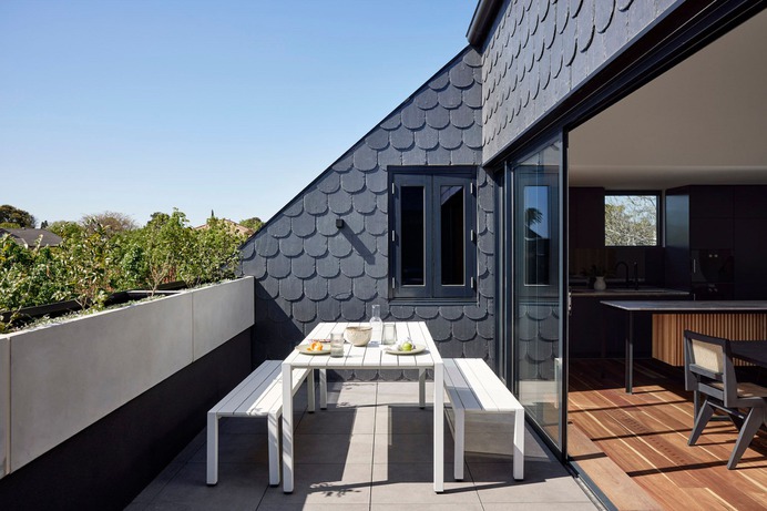 Slate House by Austin Maynard Architects. Photography by Tess Kelly
