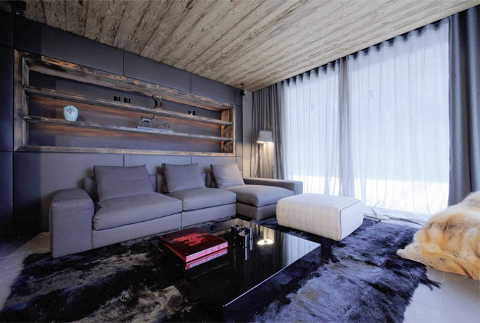 Dark, but Cozy Home in the Mountain - #home, #decor, #interior, #homedecor