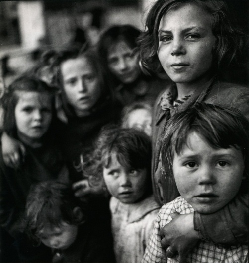 tjRSU.jpg (JPEG Image, 1211x1280 pixels) #venice #orphans #1949 #italy