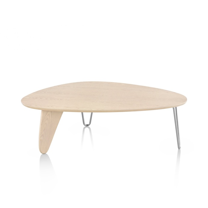#Noguchi Rudder #Table by #IsamuNoguchi for #HermanMiller. #noguchiruddertable #sculpturaltable #threeleggedtable #coffeetable