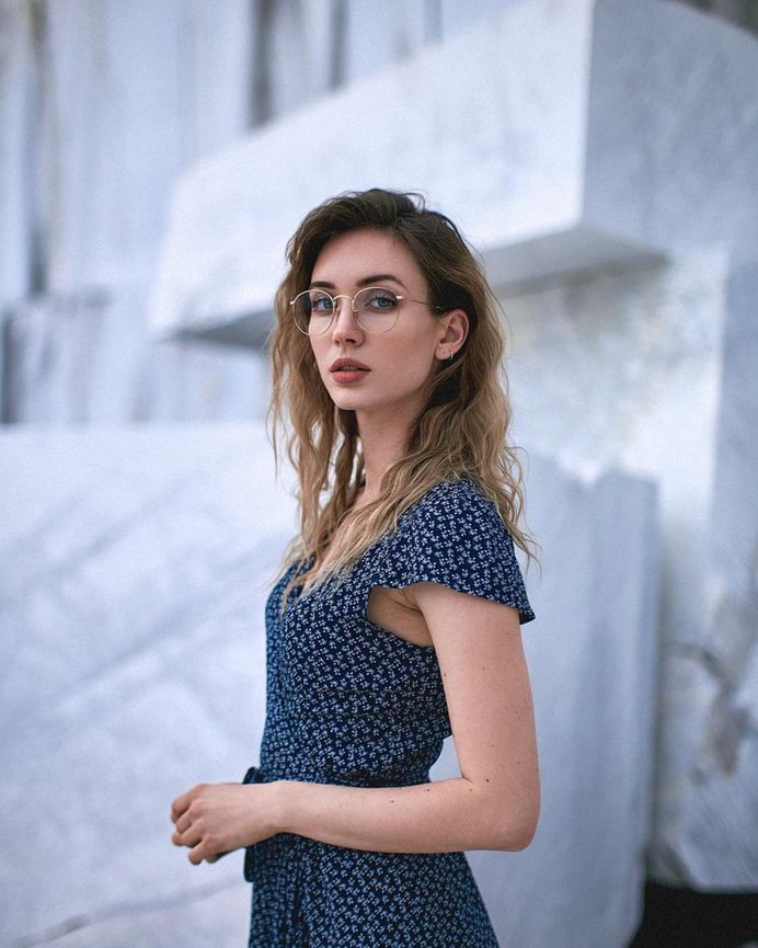 Lifestyle Female Portrait Photography by Alessandro Bondielli
