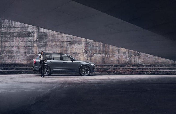 Volvo XC90 R-Design • Photogrist Photography Magazine