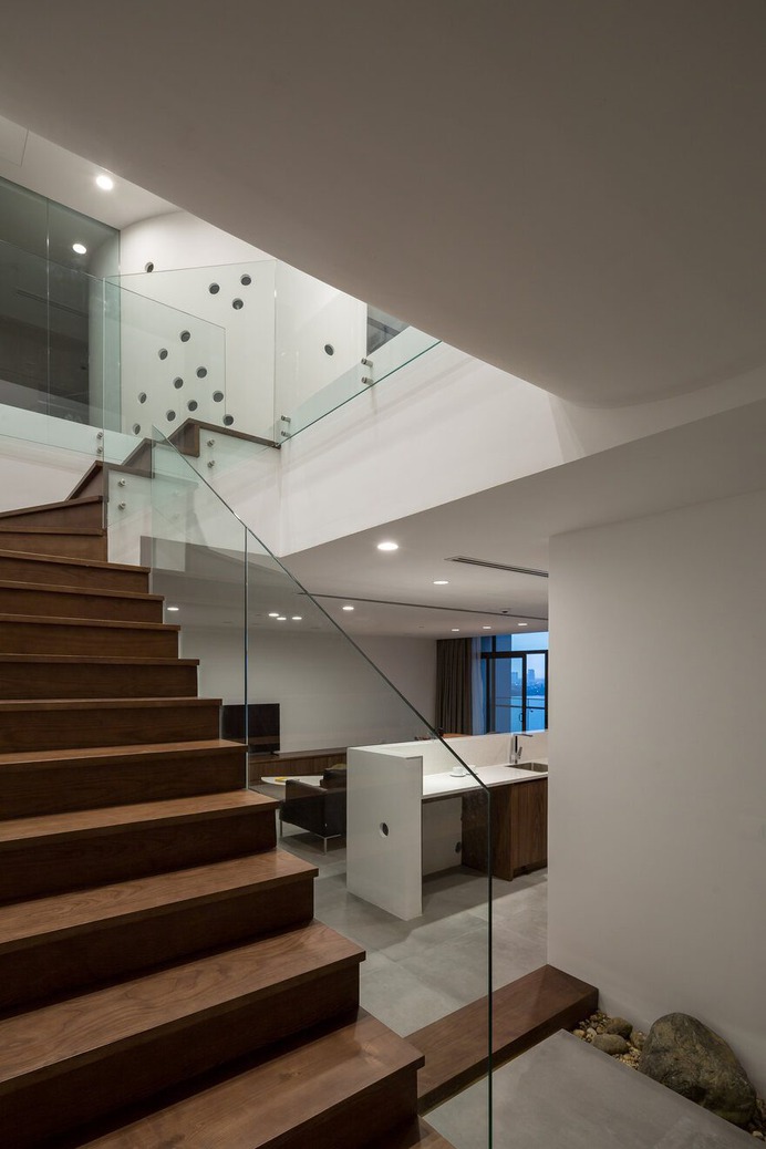 stairs, Ha Noi, Viet Nam / NOWA