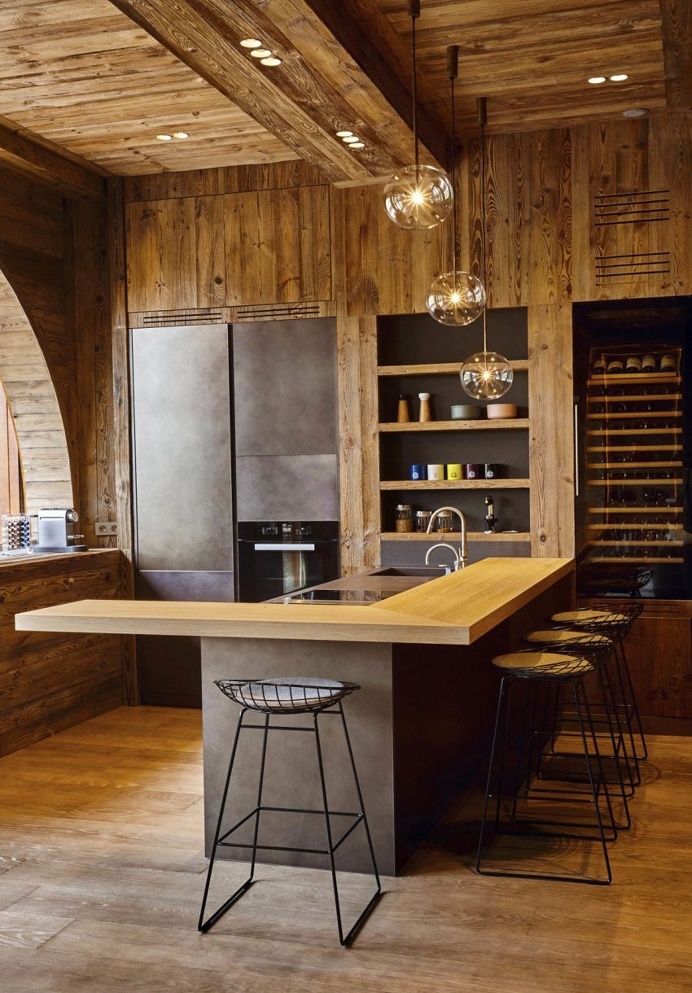 Apartment-Chalet, France / Refuge Studio