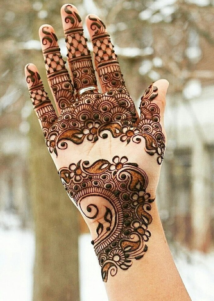 sectional-mehndi-design