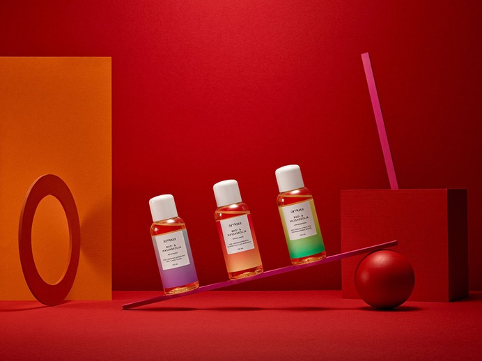 Ahlens Aroma Packaging - Mindsparkle Mag This beautiful project of retouching and photography was achieved by Love Lannér & Retuscheriet AB for Ahlens Aroma, using strong and vibrant colors and achieving a powerful look and feel for the brand. #logo #packaging #identity #branding #design #color #photography #graphic #design #gallery #blog #project #mindsparkle #mag #beautiful #portfolio #designer