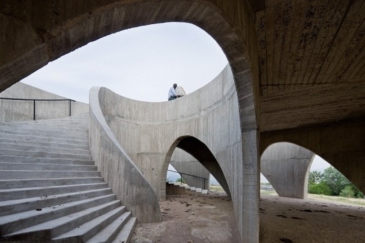 tumblr_lxlocavA2h1qbltjyo1_1280.jpg (800×533) #jalisco #ruta #concrete #del #in #architects #peregrino #architecture #hhf