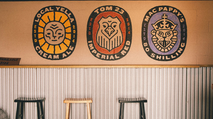 seal, label, animal, abstract, simple, yellow, red, blue, eagle, sun, beer, stool