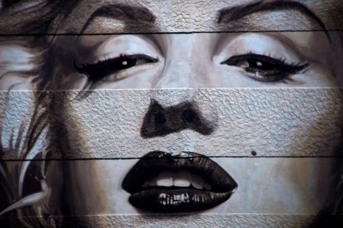 http://lupesoliss.tumblr.com/post/15337358410 #painting #idol #art #installation