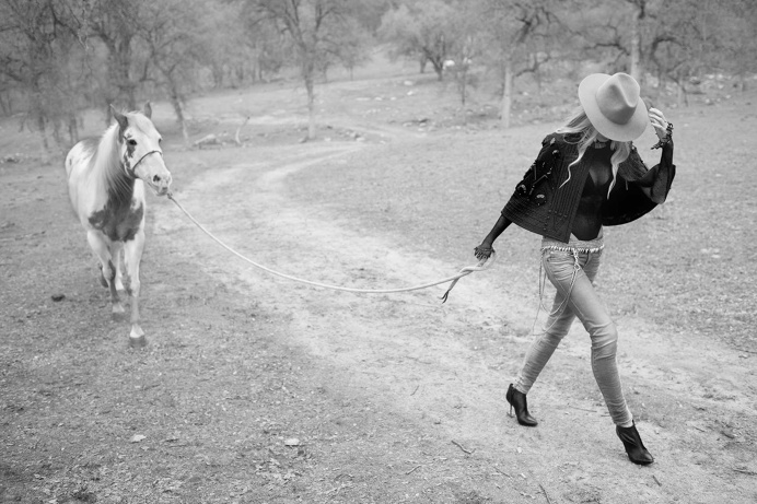 Black and White Lifestyle Photography by Scott Pommier