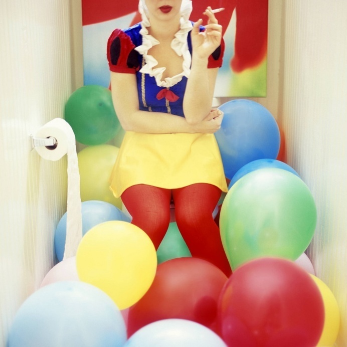 Colorful and Playful Photos by Kelly Nicolaisen - JOQUZ #creative #photography #colors #balloon