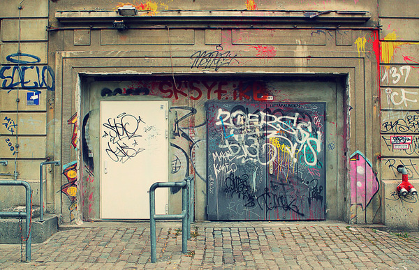 Google Image Result for http://www.findingberlin.com/wp content/uploads/berlin_berghain_club_klein_vntg.jpg #panorama #graffiti #berghain #doors #bar
