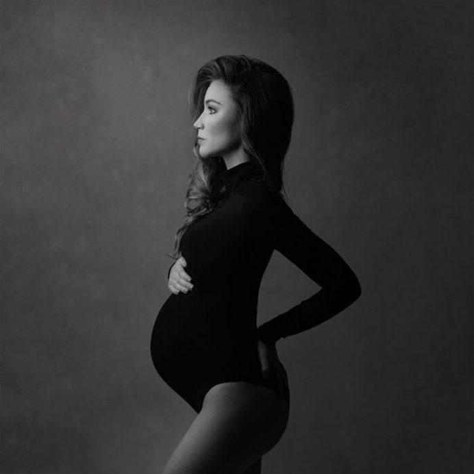 Beautiful Maternity Portrait Photography by Donatella Nicolini