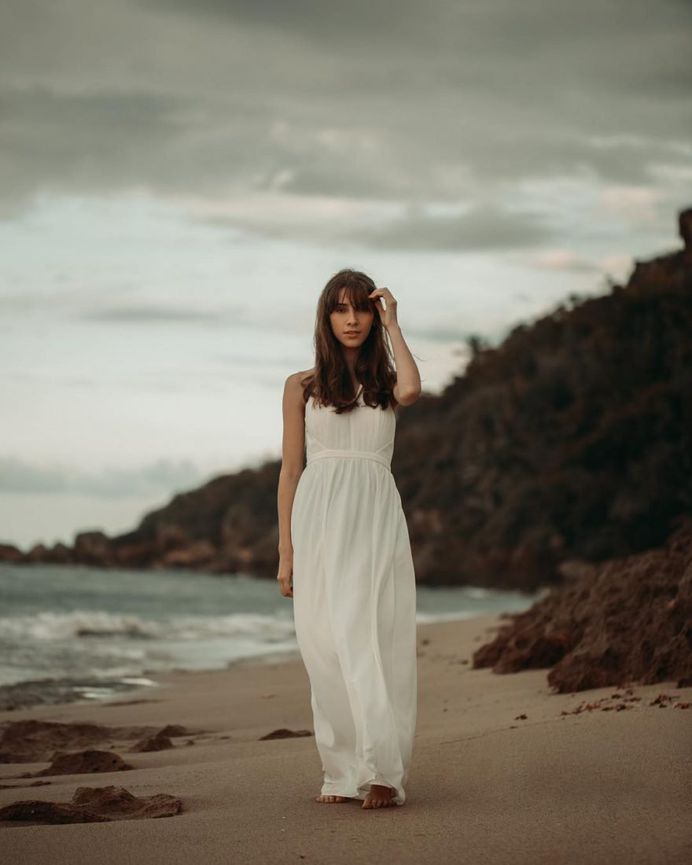 Lifestyle Female Portrait Photography by Christian Luna Manso