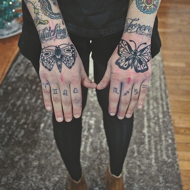 Iconosquare – Instagram webviewer #mikeski #moth #truehand #butterfly #tattoo #pathaney #traditional