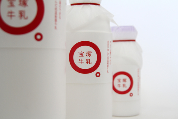 Milk packaging by Adesty #packaging #logo #adesty #japan