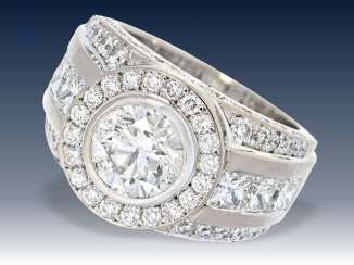 Ring: äußerst hochwertiger Goldschmiedering mit Brillantbesatz, geschätzter Anfertigungspreis 25.000-30.000€